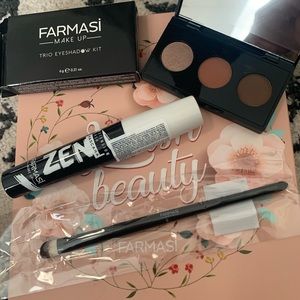 Makeup bundle